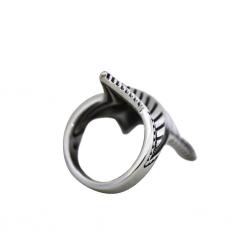 SMALL DEPP STAR RING