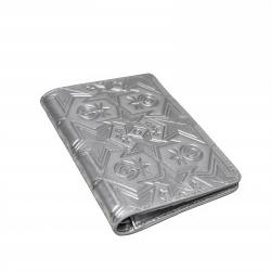 【GIFT WITH PURCHASE ONLINE】LEATHER PRINTED LOGO PASSPORT HOLDER - SILVER