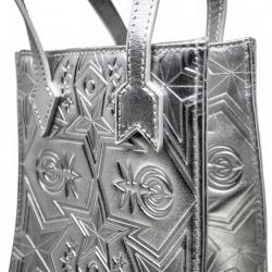 【GIFT WITH PURCHASE ONLINE】LEATHER PRINTED LOGO DRINK BAG - SILVER